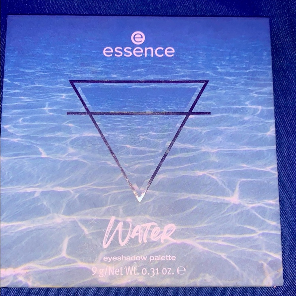 Essence eyeshadow palette
